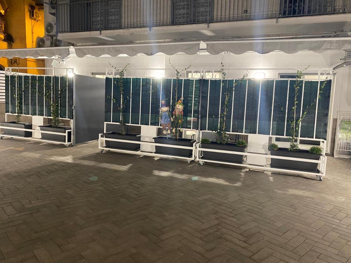 Terrazza Annunziata Hotel Наполи Екстериор снимка