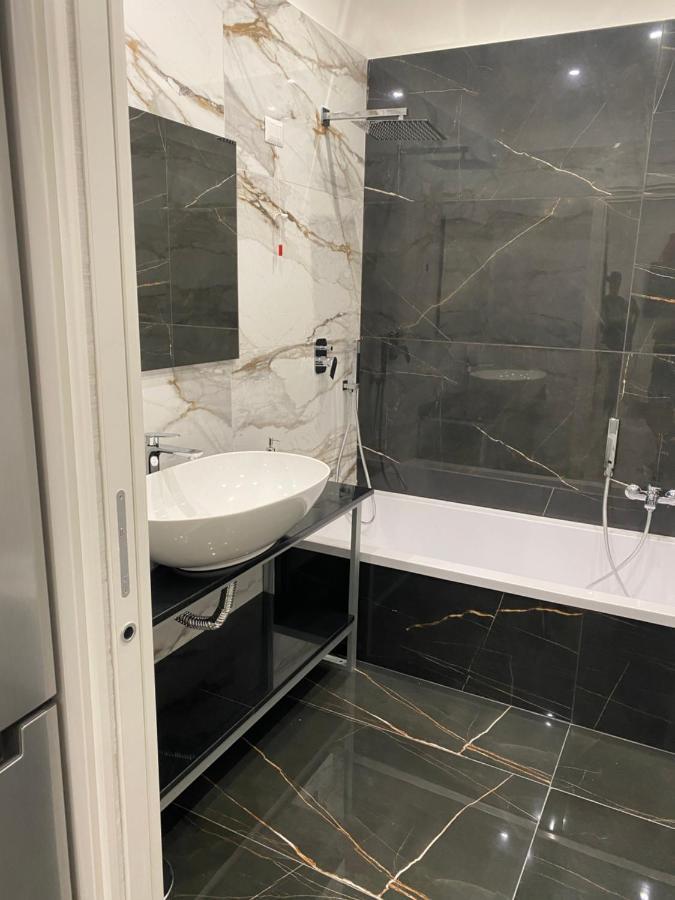 Terrazza Annunziata Hotel Наполи Екстериор снимка