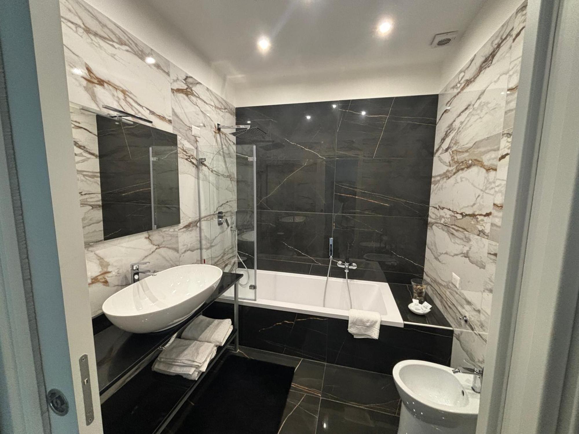 Terrazza Annunziata Hotel Наполи Екстериор снимка